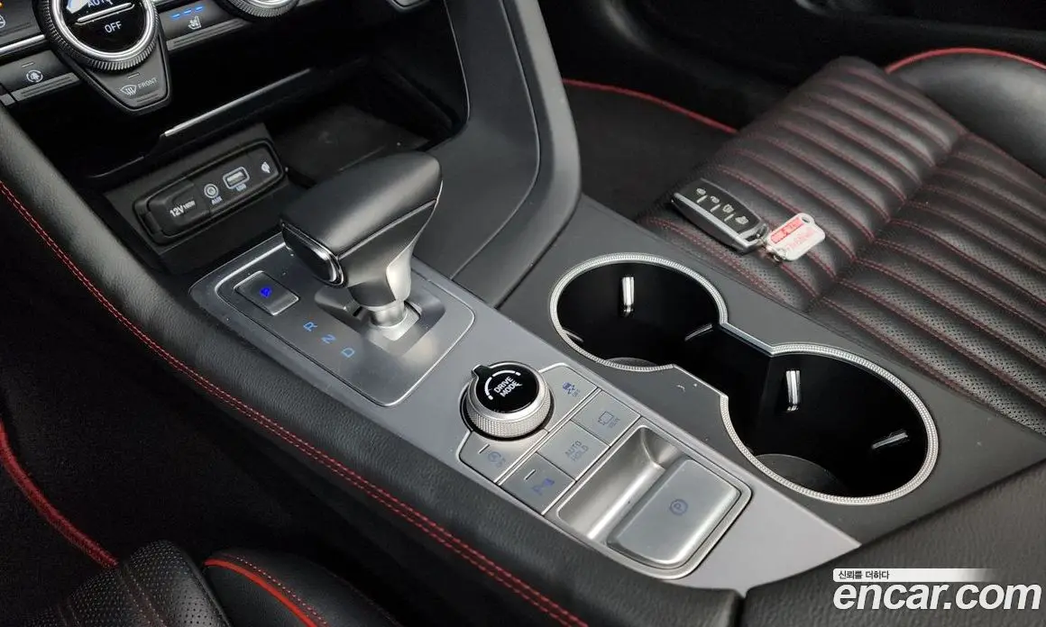Genesis G70 2019 2.0 автомат (гидро), фото 12 Genesis G70 2019 2.0 автомат (гидро), фото 12