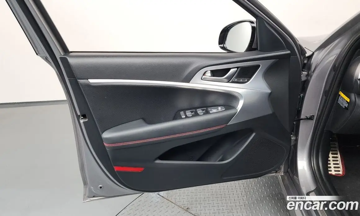 Genesis G70 2019 2.0 автомат (гидро), фото 14 Genesis G70 2019 2.0 автомат (гидро), фото 14