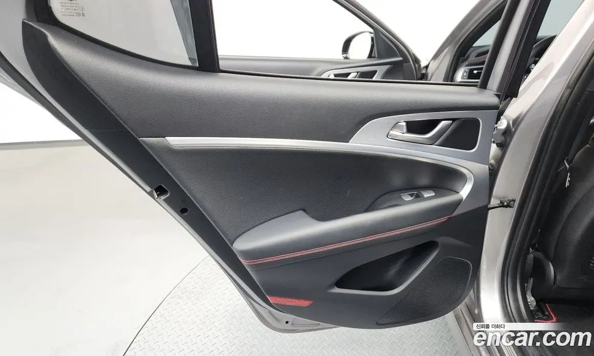 Genesis G70 2019 2.0 автомат (гидро), фото 15 Genesis G70 2019 2.0 автомат (гидро), фото 15
