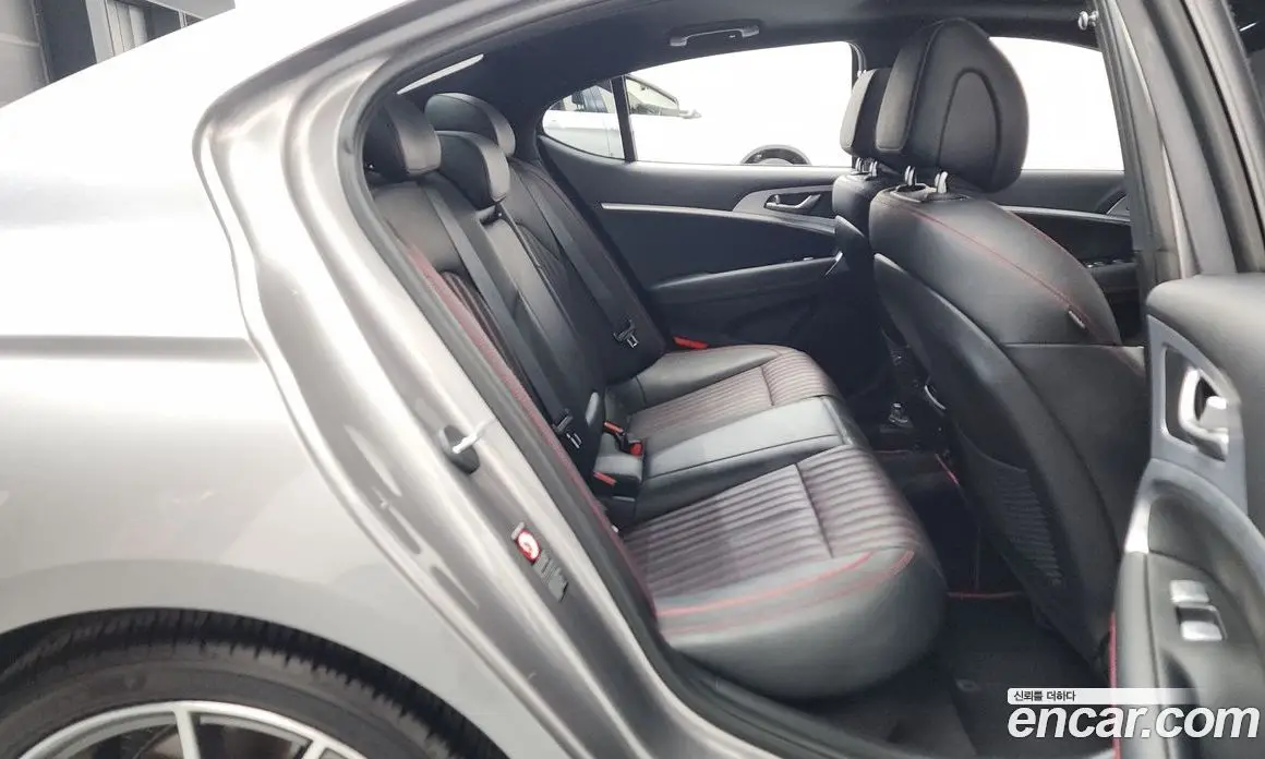 Genesis G70 2019 2.0 автомат (гидро), фото 16 Genesis G70 2019 2.0 автомат (гидро), фото 16