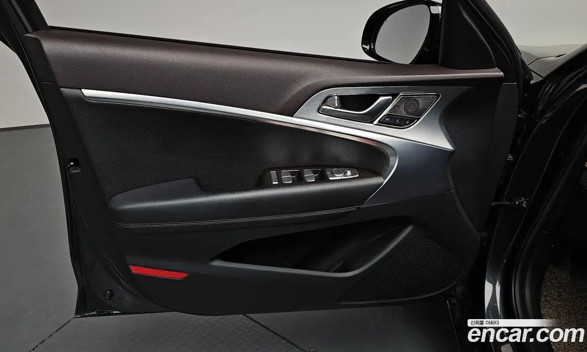 Genesis G70 2019 2.0 автомат (гидро), фото 13 Genesis G70 2019 2.0 автомат (гидро), фото 13