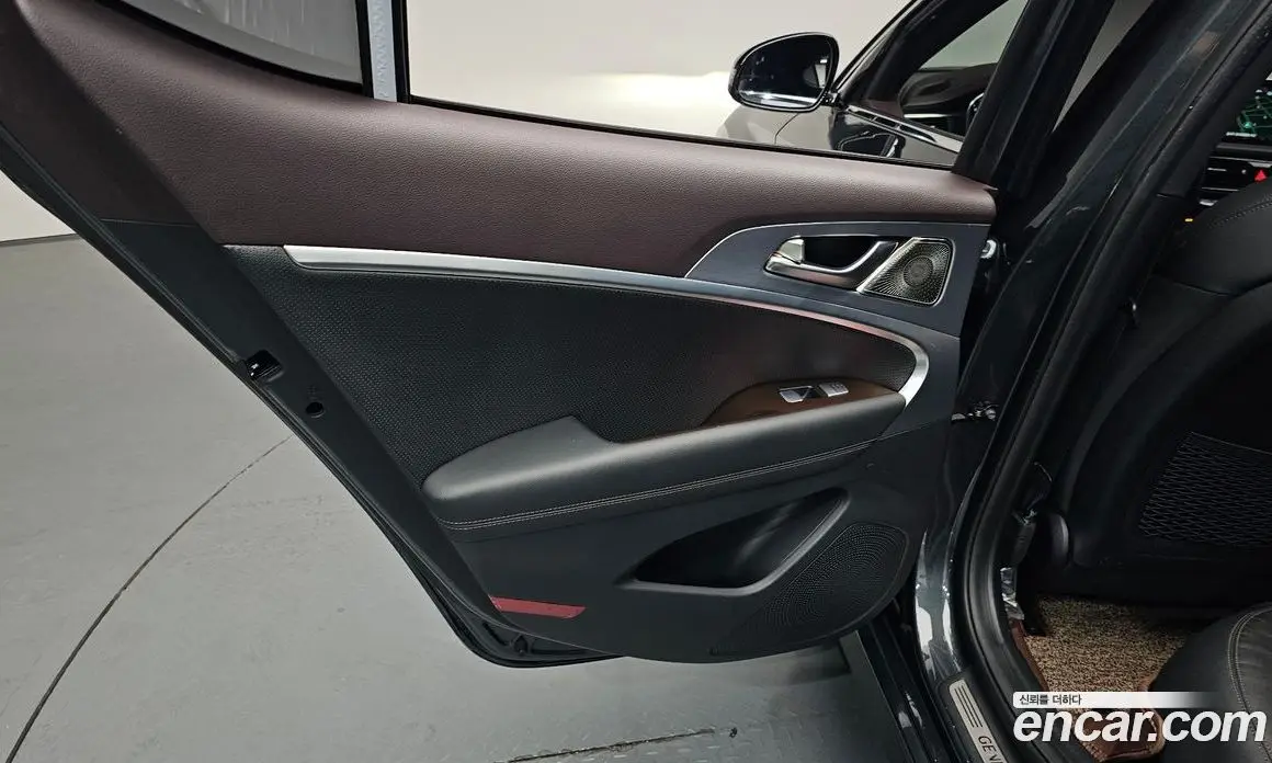 Genesis G70 2019 2.0 автомат (гидро), фото 14 Genesis G70 2019 2.0 автомат (гидро), фото 14
