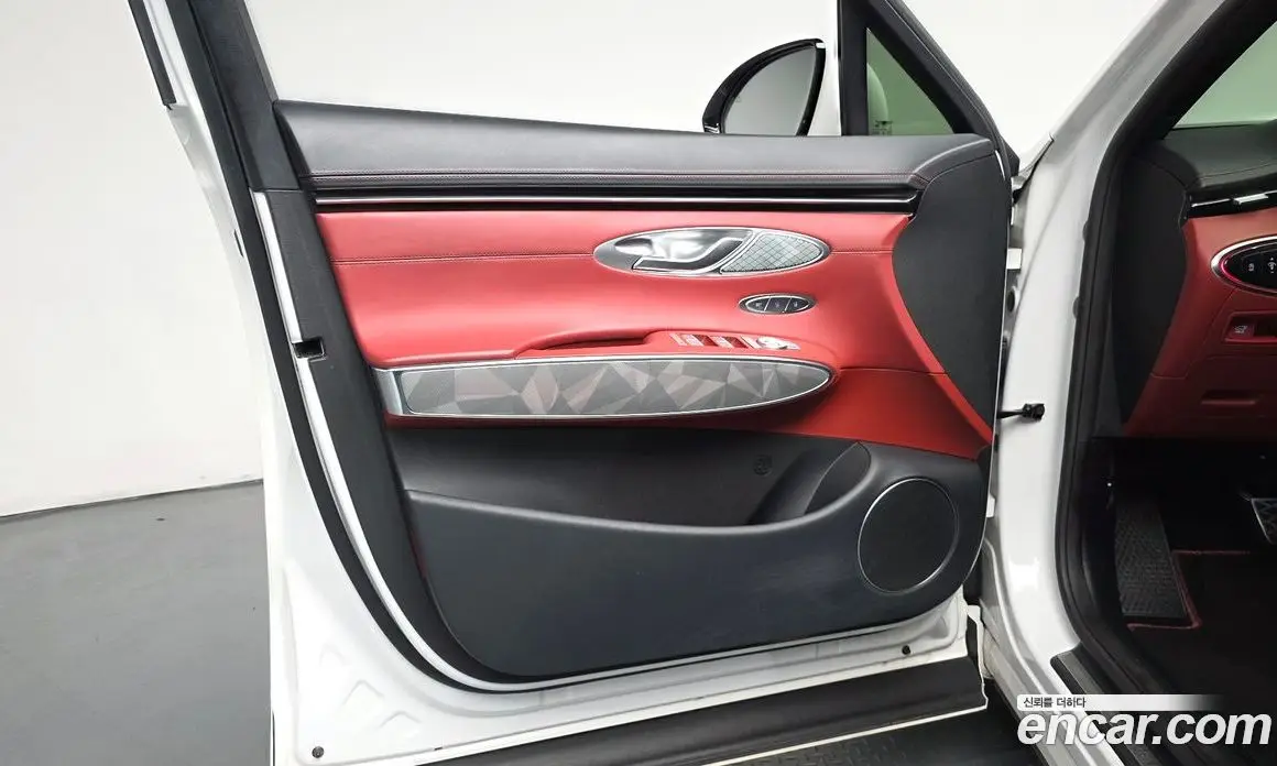 Genesis GV70 2022 2.5 автомат (гидро), фото 14 Genesis GV70 2022 2.5 автомат (гидро), фото 14