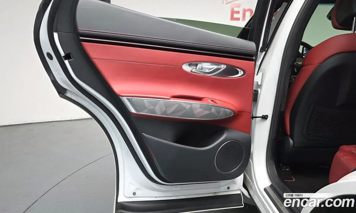 Genesis GV70 2022 2.5 автомат (гидро), фото 15 Genesis GV70 2022 2.5 автомат (гидро), фото 15
