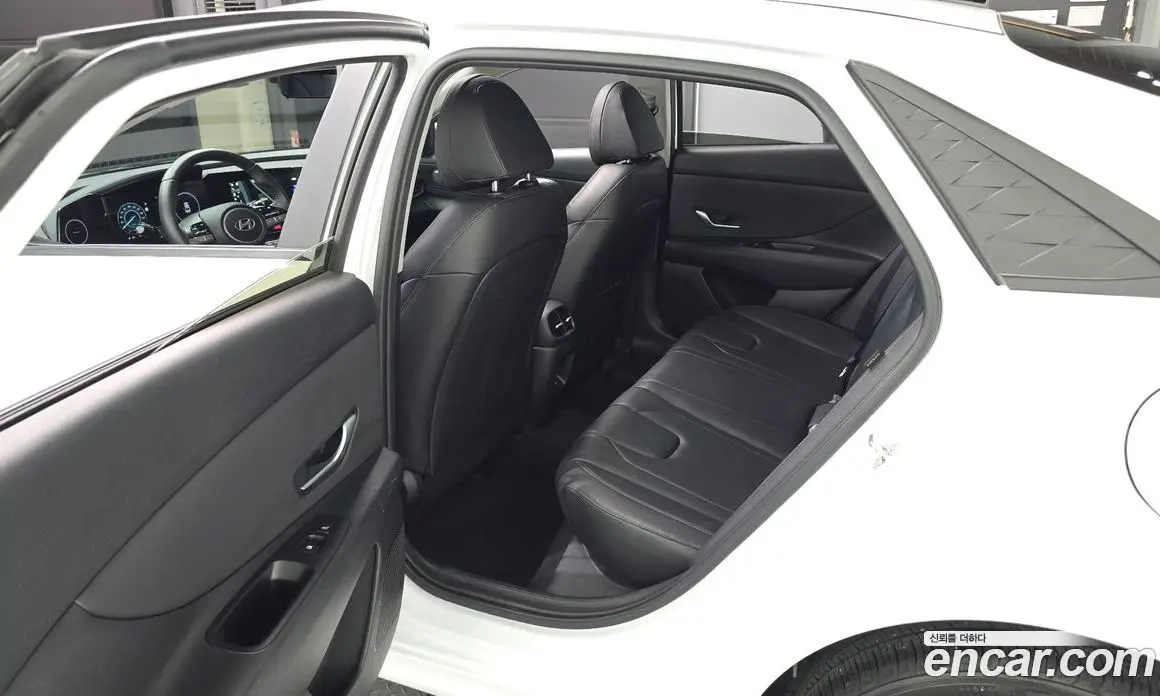 Hyundai Avante 2023 1.6 автомат (гидро), фото 17 Hyundai Avante 2023 1.6 автомат (гидро), фото 17