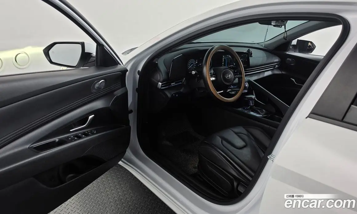 Hyundai Avante 2025 1.6 автомат (гидро), фото 13