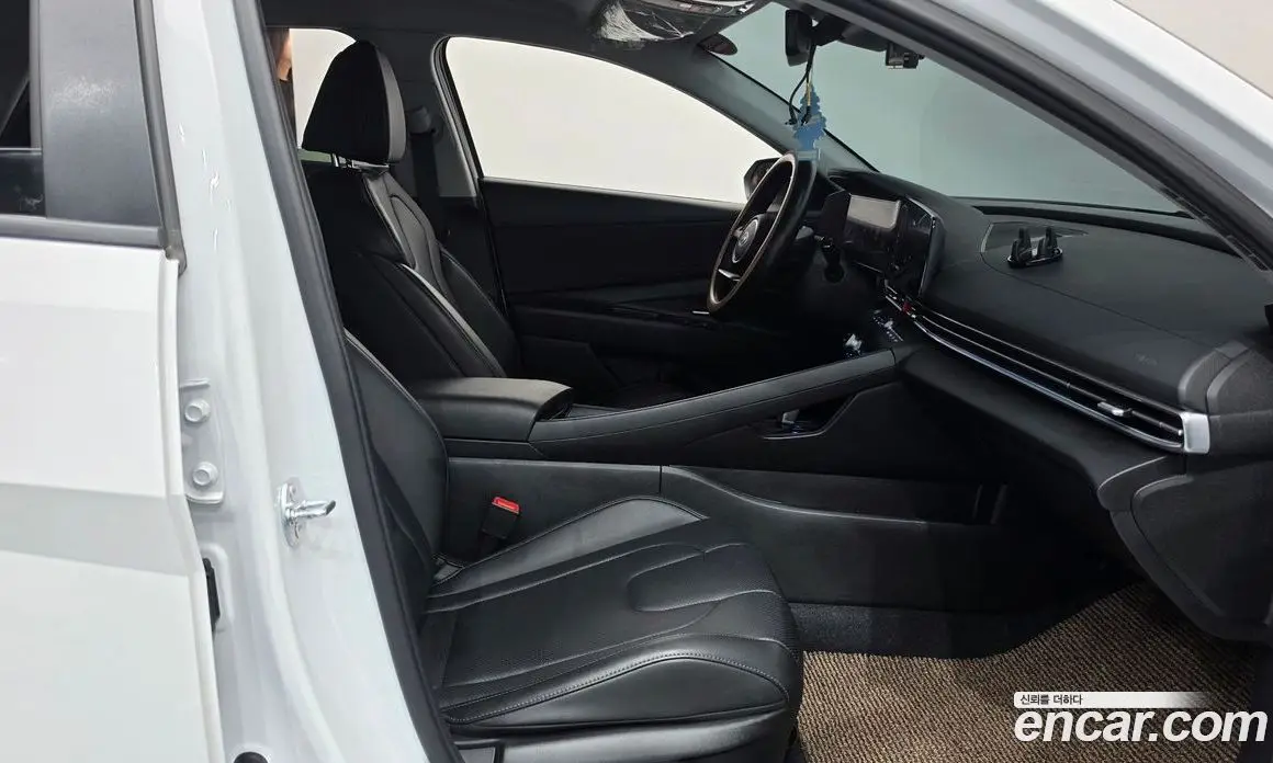 Hyundai Avante 2025 1.6 автомат (гидро), фото 16