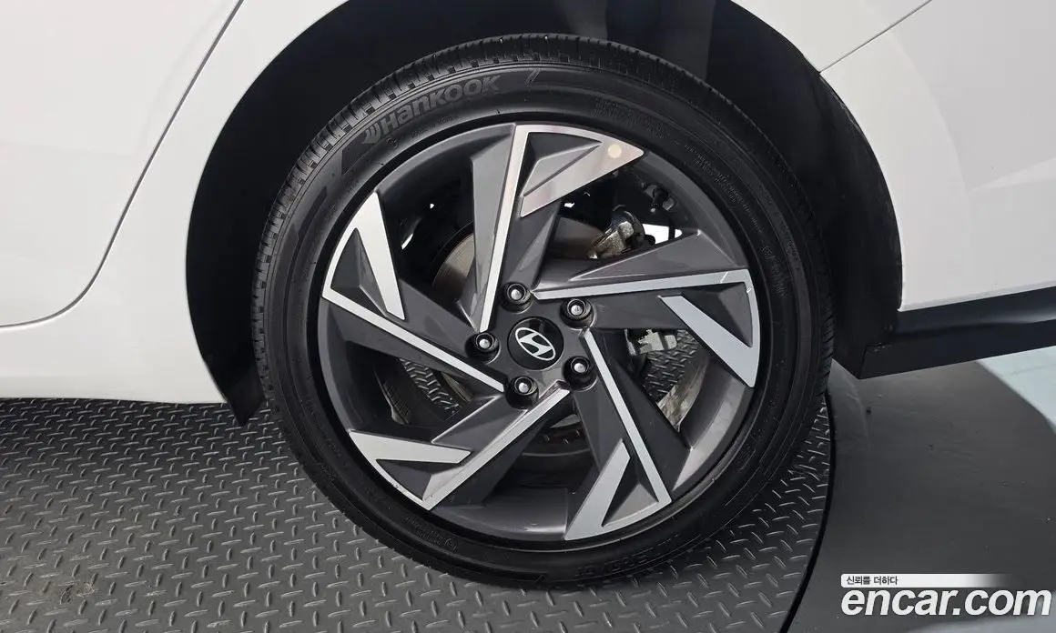 Hyundai Avante 2025 1.6 автомат (гидро), фото 7