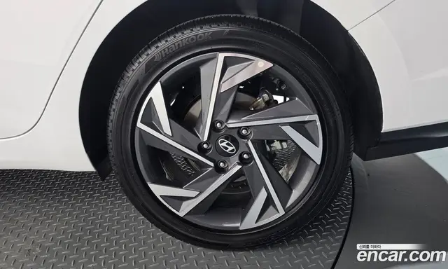 Hyundai Avante 2025 1.6 автомат (гидро), миниатюра 7
