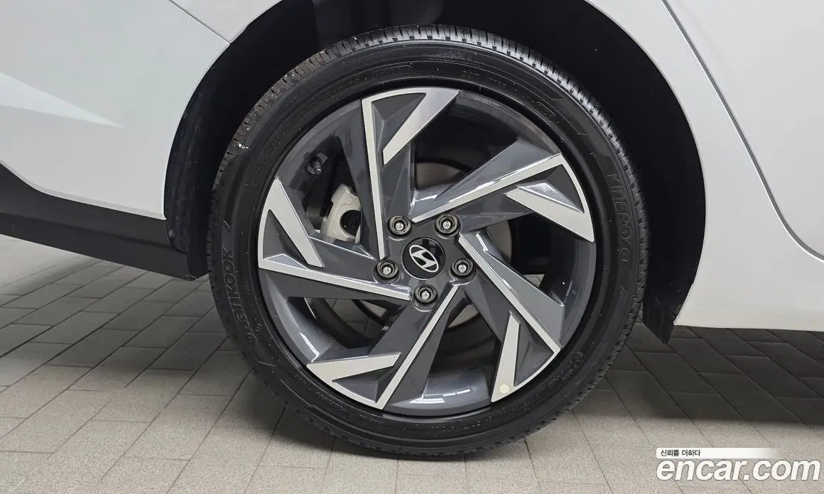 Hyundai Avante 2025 1.6 автомат (гидро), фото 4