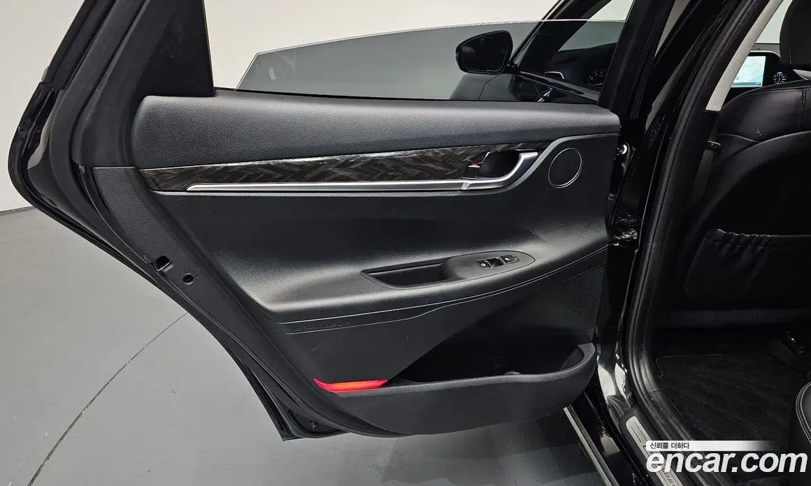 Hyundai Grandeur 2018 2.4 автомат (гидро), фото 14 Hyundai Grandeur 2018 2.4 автомат (гидро), фото 14