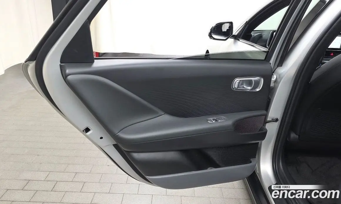 Hyundai Ioniq 6 2023 0.1 автомат (гидро), фото 15