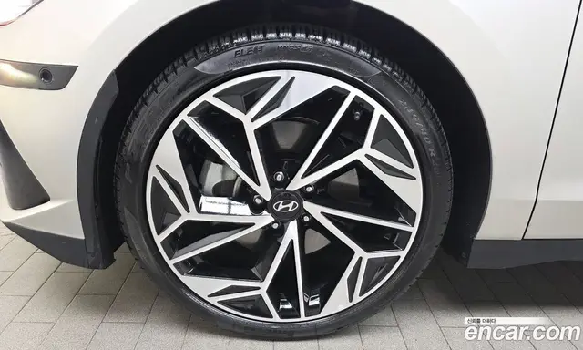 Hyundai Ioniq 6 2023 0.1 автомат (гидро), миниатюра 5