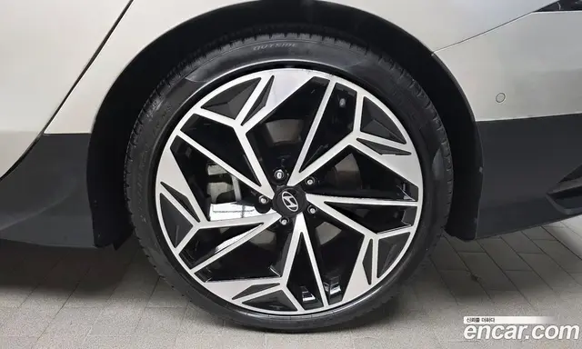 Hyundai Ioniq 6 2023 0.1 автомат (гидро), миниатюра 7