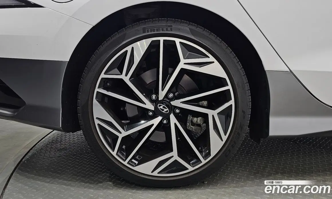 Hyundai Ioniq 6 2023 0.1 автомат (гидро), фото 4