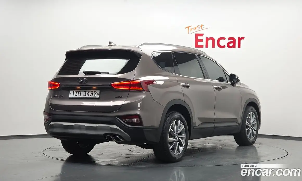 Hyundai Santa Fe 2018 2.0 автомат (гидро), фото 2 Hyundai Santa Fe 2018 2.0 автомат (гидро), фото 2