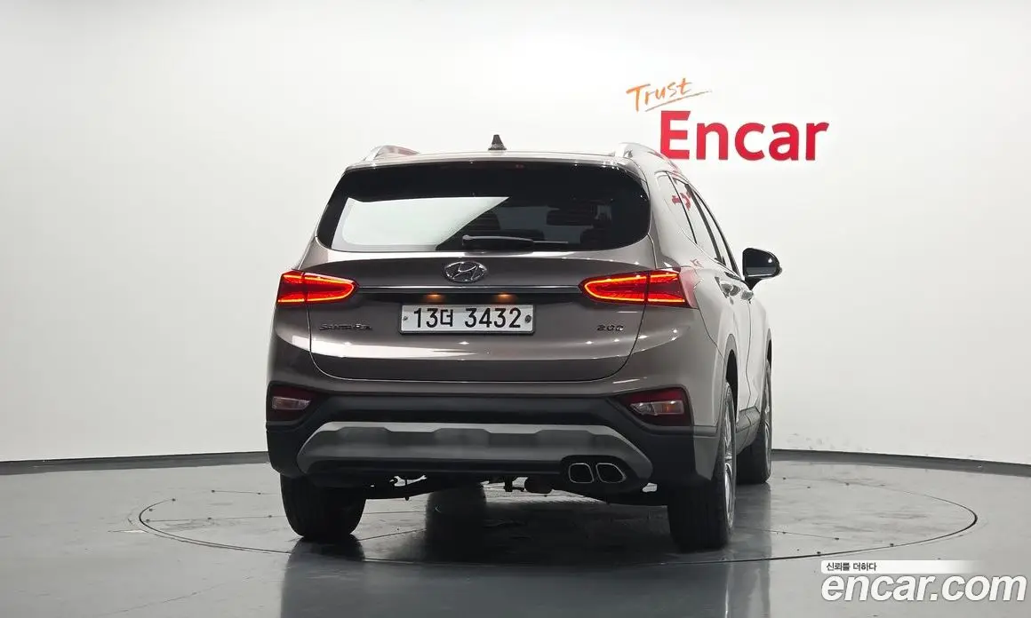 Hyundai Santa Fe 2018 2.0 автомат (гидро), фото 4 Hyundai Santa Fe 2018 2.0 автомат (гидро), фото 4