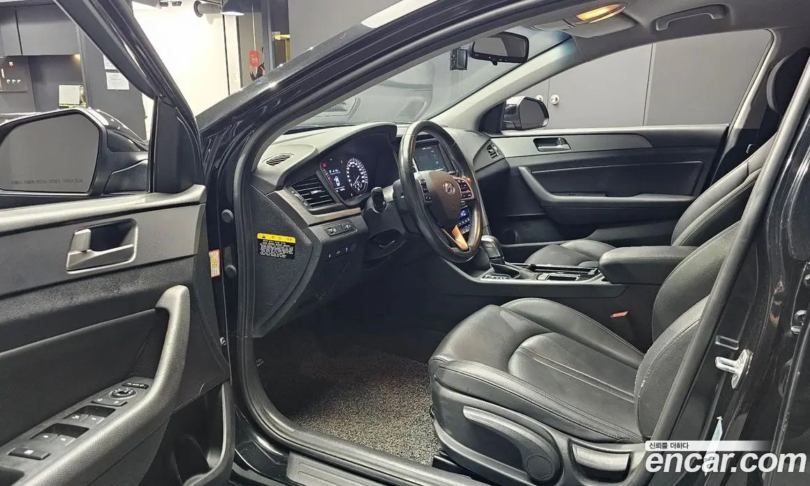 Hyundai Sonata 2018 2.0 автомат (гидро), фото 13 Hyundai Sonata 2018 2.0 автомат (гидро), фото 13