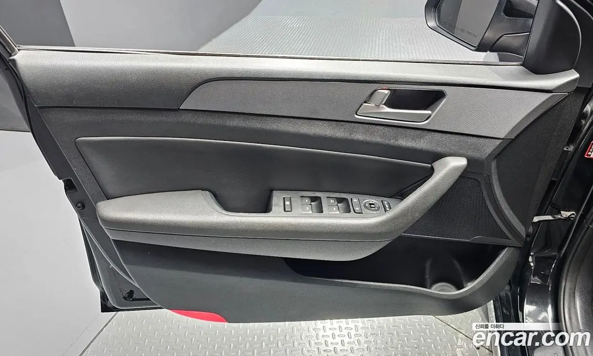 Hyundai Sonata 2018 2.0 автомат (гидро), фото 14 Hyundai Sonata 2018 2.0 автомат (гидро), фото 14