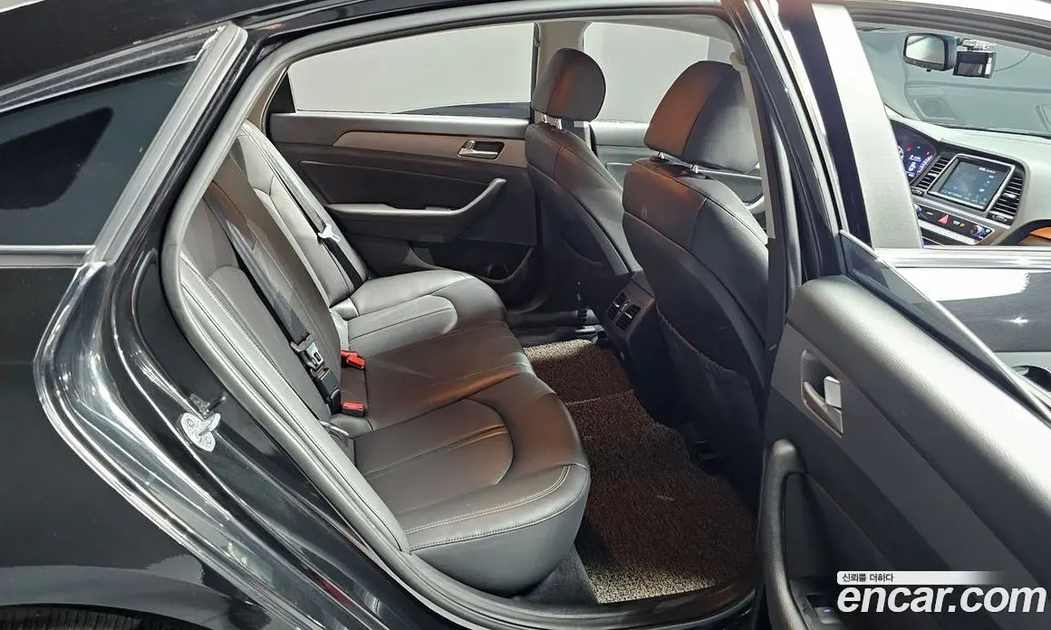 Hyundai Sonata 2018 2.0 автомат (гидро), фото 18 Hyundai Sonata 2018 2.0 автомат (гидро), фото 18