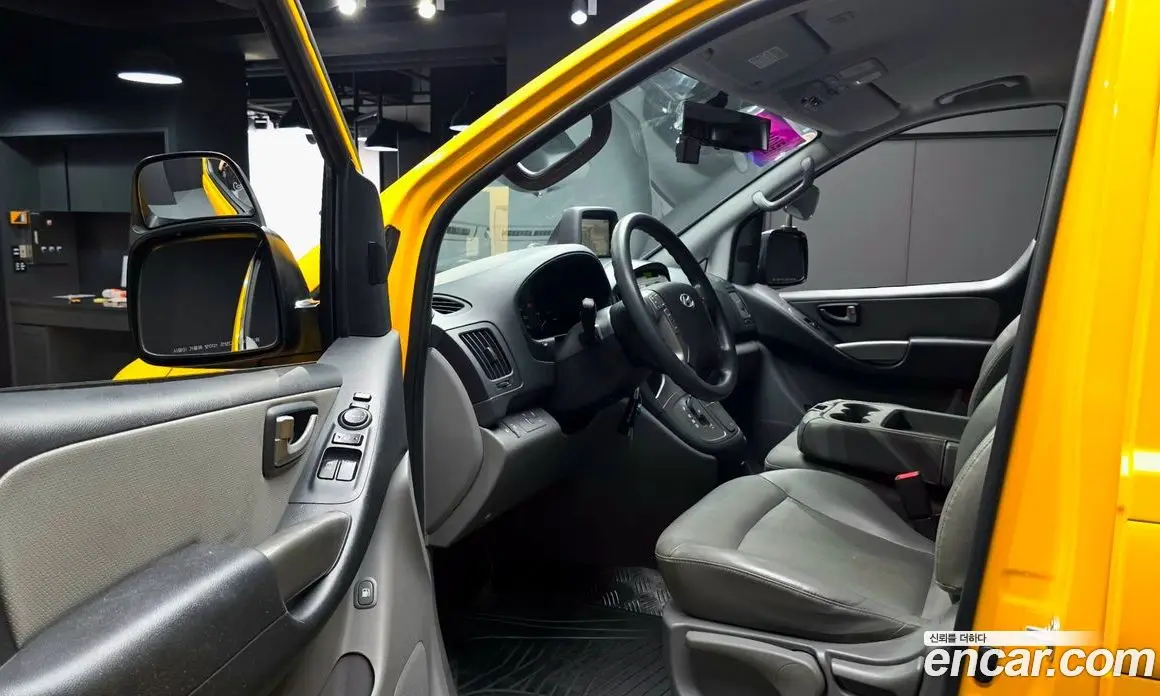 Hyundai Starex 2015 2.5 автомат (гидро), фото 18