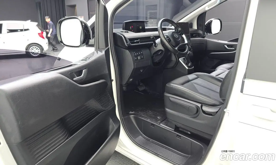 Hyundai Staria 2022 2.2 автомат (гидро), фото 13