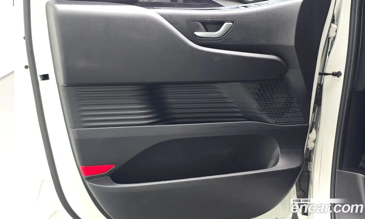 Hyundai Staria 2022 2.2 автомат (гидро), фото 14