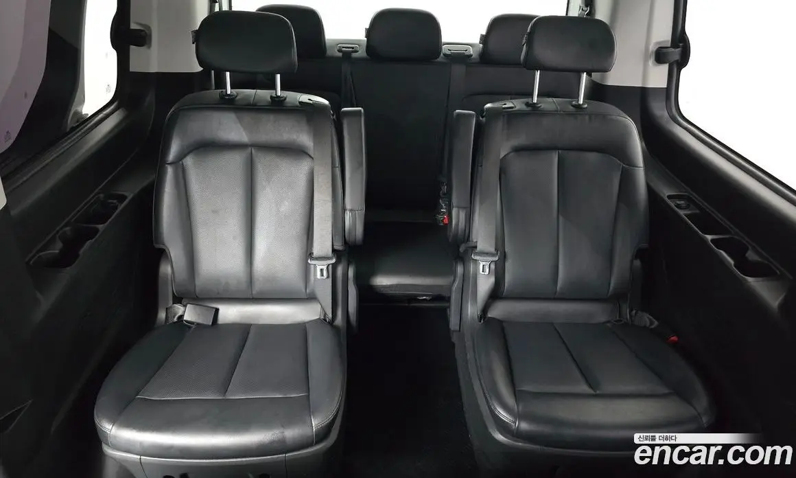 Hyundai Staria 2022 2.2 автомат (гидро), фото 18