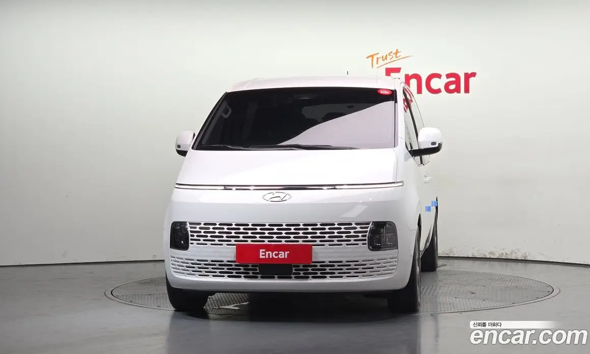 Hyundai Staria 2022 2.2 автомат (гидро), фото 3