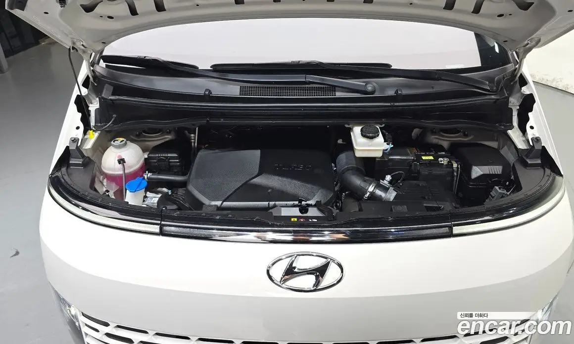 Hyundai Staria 2022 2.2 автомат (гидро), фото 6