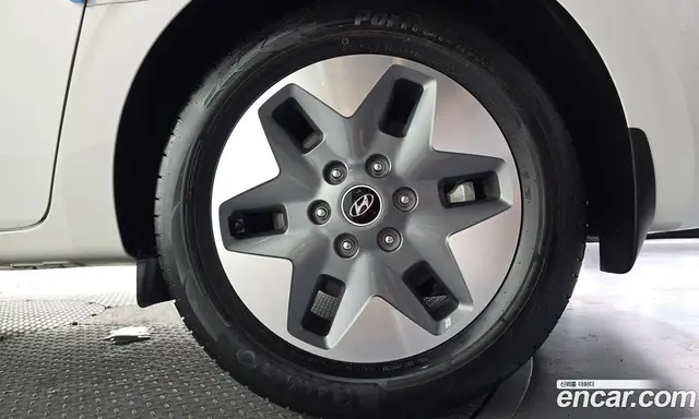 Hyundai Staria 2022 2.2 автомат (гидро), миниатюра 7