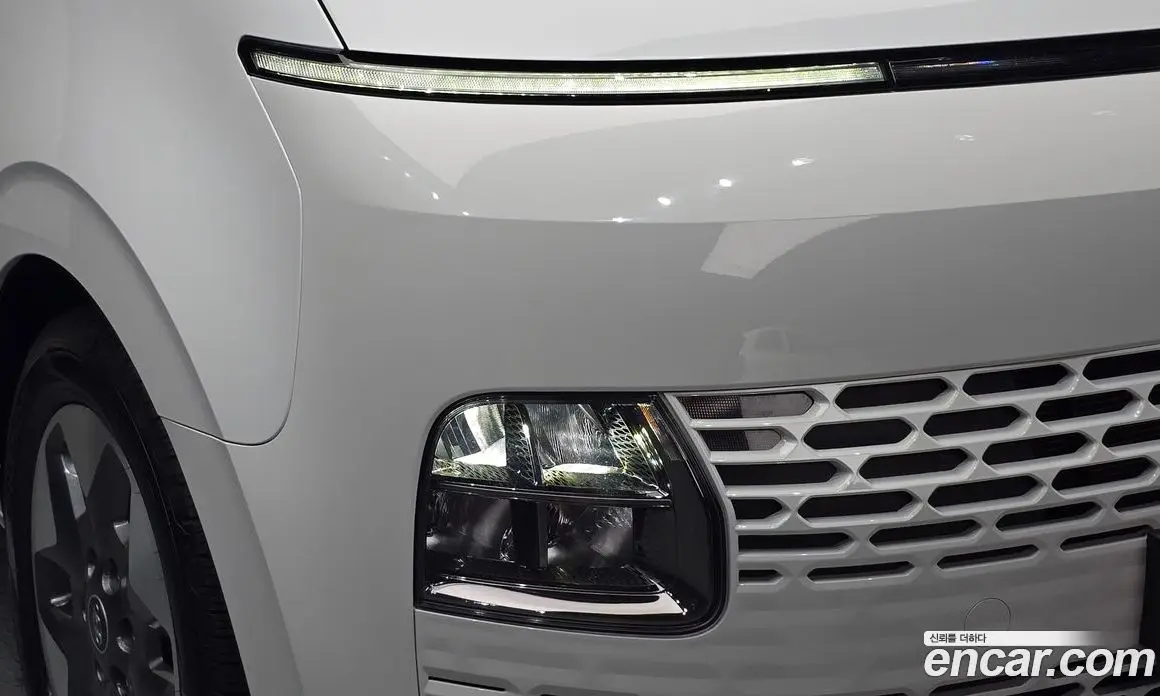 Hyundai Staria 2022 2.2 автомат (гидро), фото 8