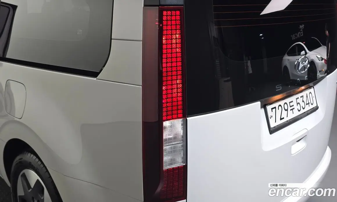 Hyundai Staria 2022 2.2 автомат (гидро), фото 9