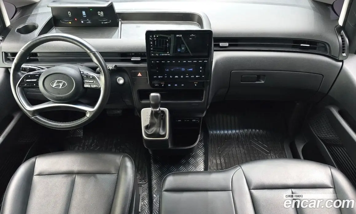 Hyundai Staria 2022 2.2 автомат (гидро), фото 10