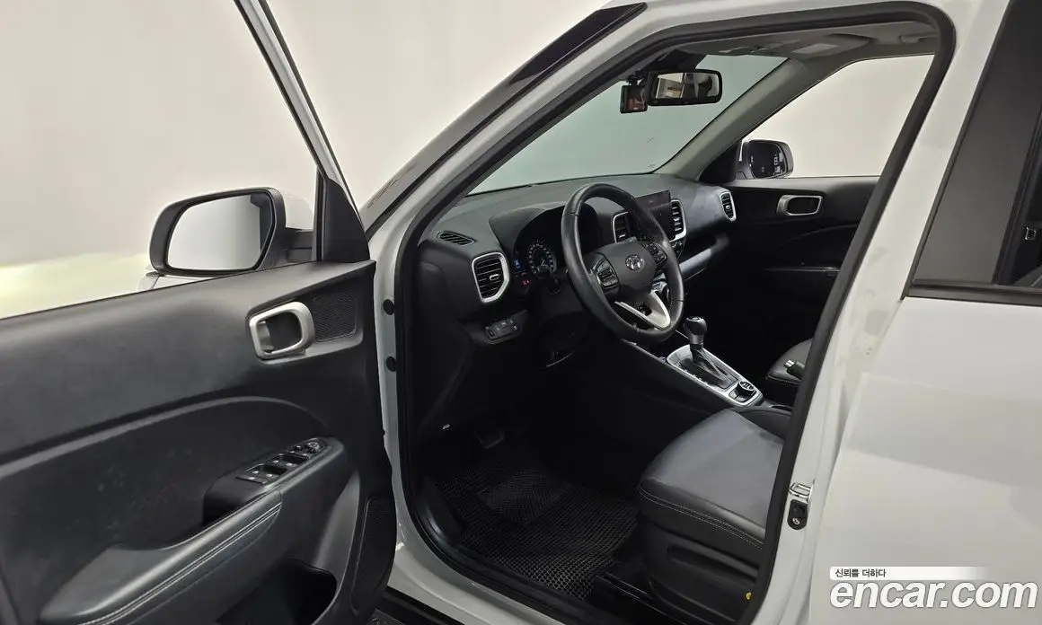Hyundai Venue 2022 1.6 автомат (гидро), фото 13
