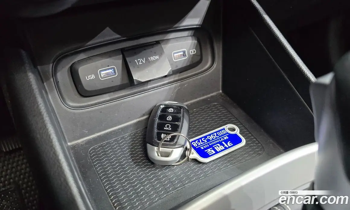Hyundai Venue 2022 1.6 автомат (гидро), фото 18