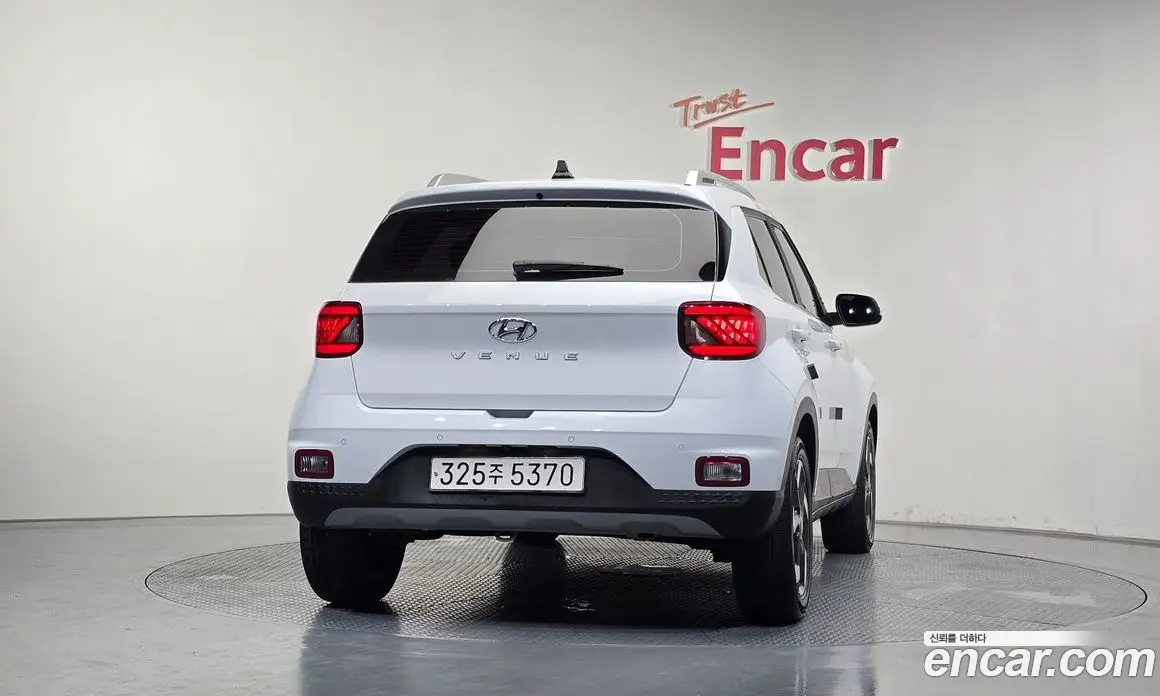 Hyundai Venue 2022 1.6 автомат (гидро), фото 4