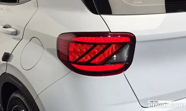 Hyundai Venue 2022 1.6 автомат (гидро), миниатюра 9