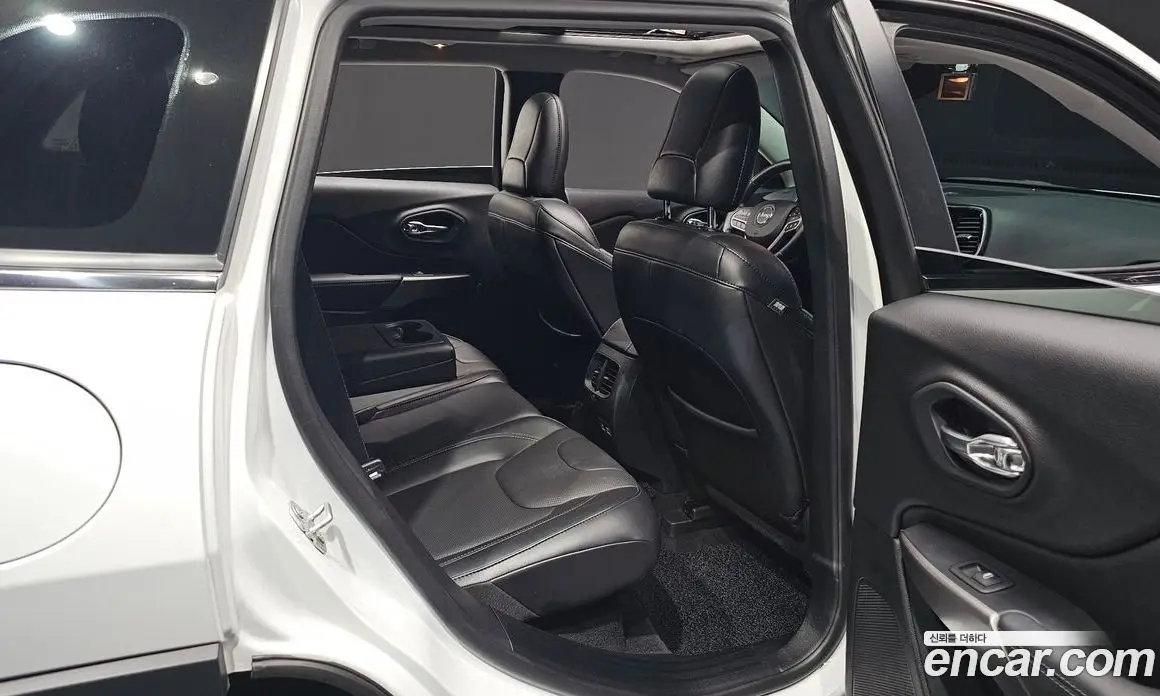 Jeep Cherokee 2021 2.4 автомат (гидро), фото 16 Jeep Cherokee 2021 2.4 автомат (гидро), фото 16
