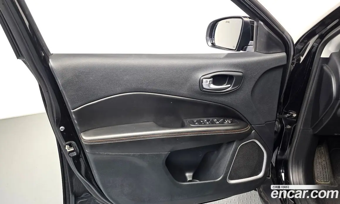Jeep Compass 2018 2.4 автомат (гидро), фото 14 Jeep Compass 2018 2.4 автомат (гидро), фото 14