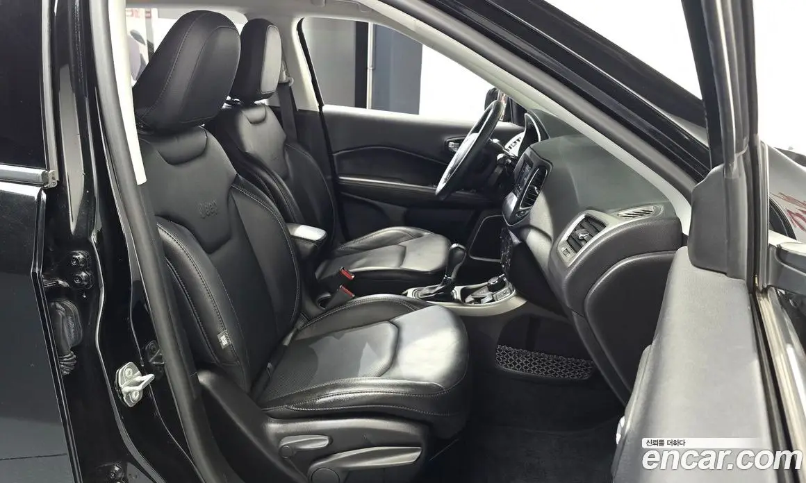 Jeep Compass 2018 2.4 автомат (гидро), фото 16 Jeep Compass 2018 2.4 автомат (гидро), фото 16