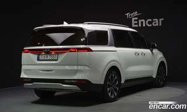 Kia Carnival 2022 2.2 автомат (гидро), миниатюра 2