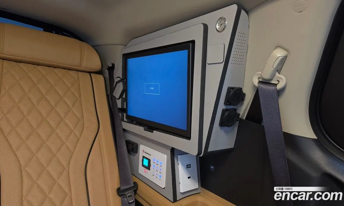 Kia Carnival 2023 3.5 автомат (гидро), фото 19