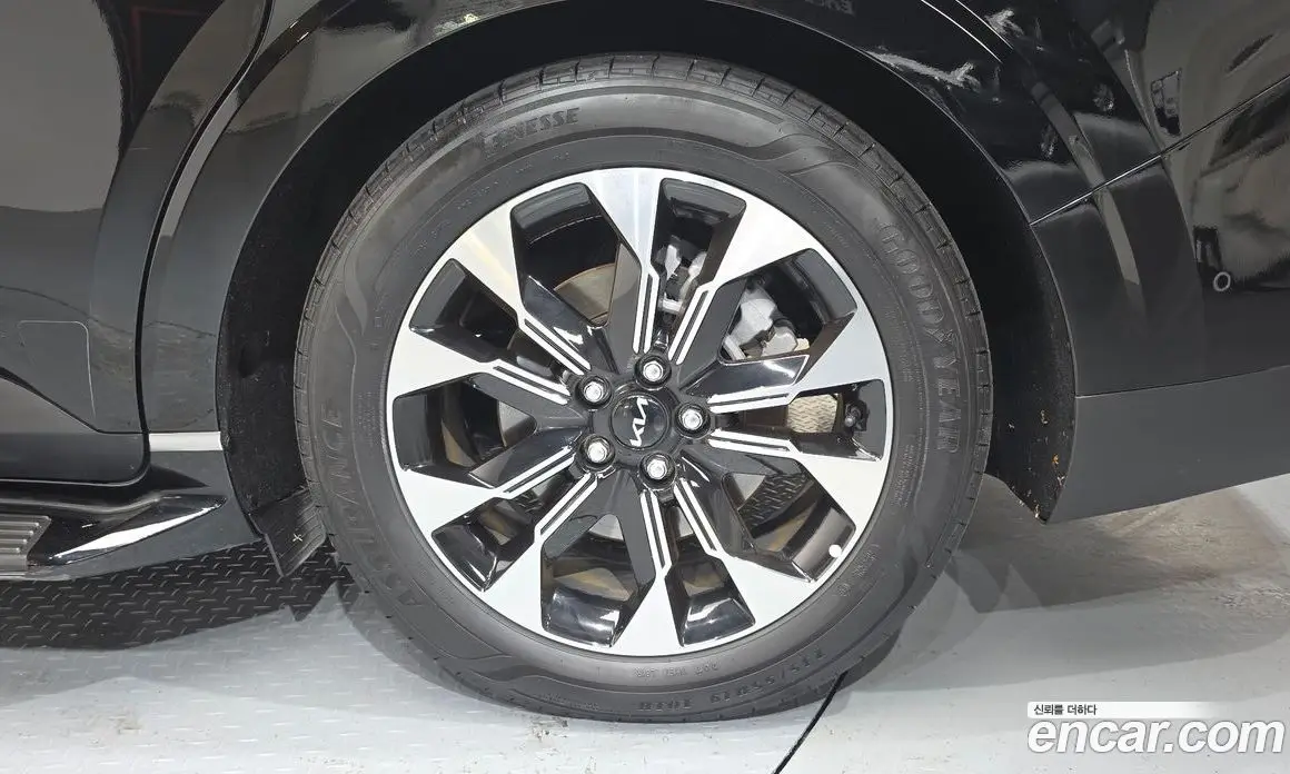 Kia Carnival 2023 3.5 автомат (гидро), фото 7