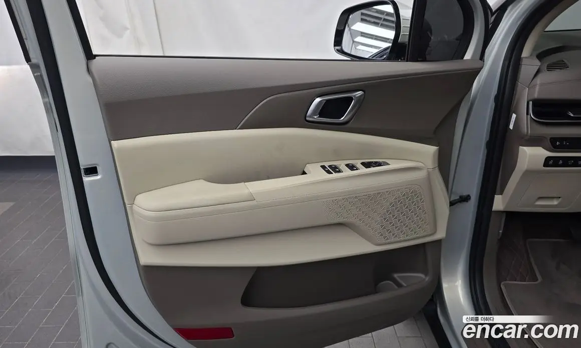 Kia Carnival 2025 1.6 автомат (гидро), фото 14