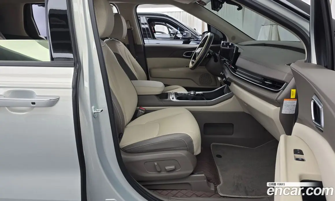 Kia Carnival 2025 1.6 автомат (гидро), фото 16