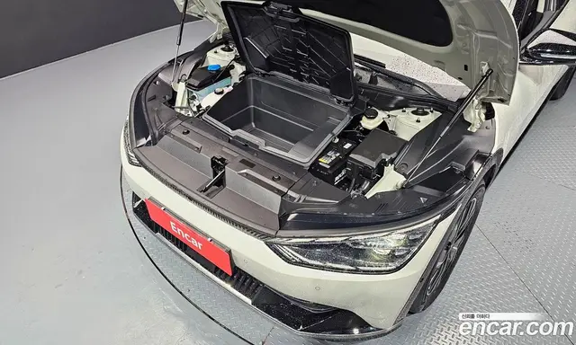 Kia EV6 2022 0.1 автомат (гидро), миниатюра 6 Kia EV6 2022 0.1 автомат (гидро), миниатюра 6