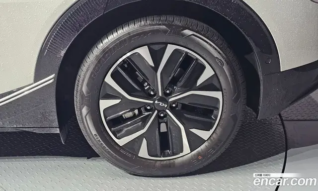 Kia EV6 2022 0.1 автомат (гидро), миниатюра 7 Kia EV6 2022 0.1 автомат (гидро), миниатюра 7