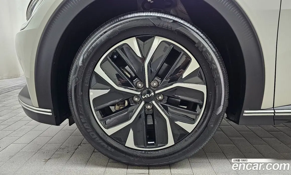Kia EV6 2023 0.1 автомат (гидро), фото 5