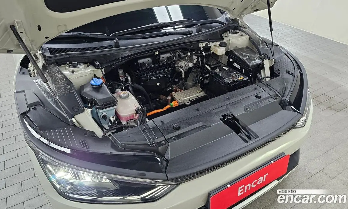Kia EV6 2023 0.1 автомат (гидро), фото 6